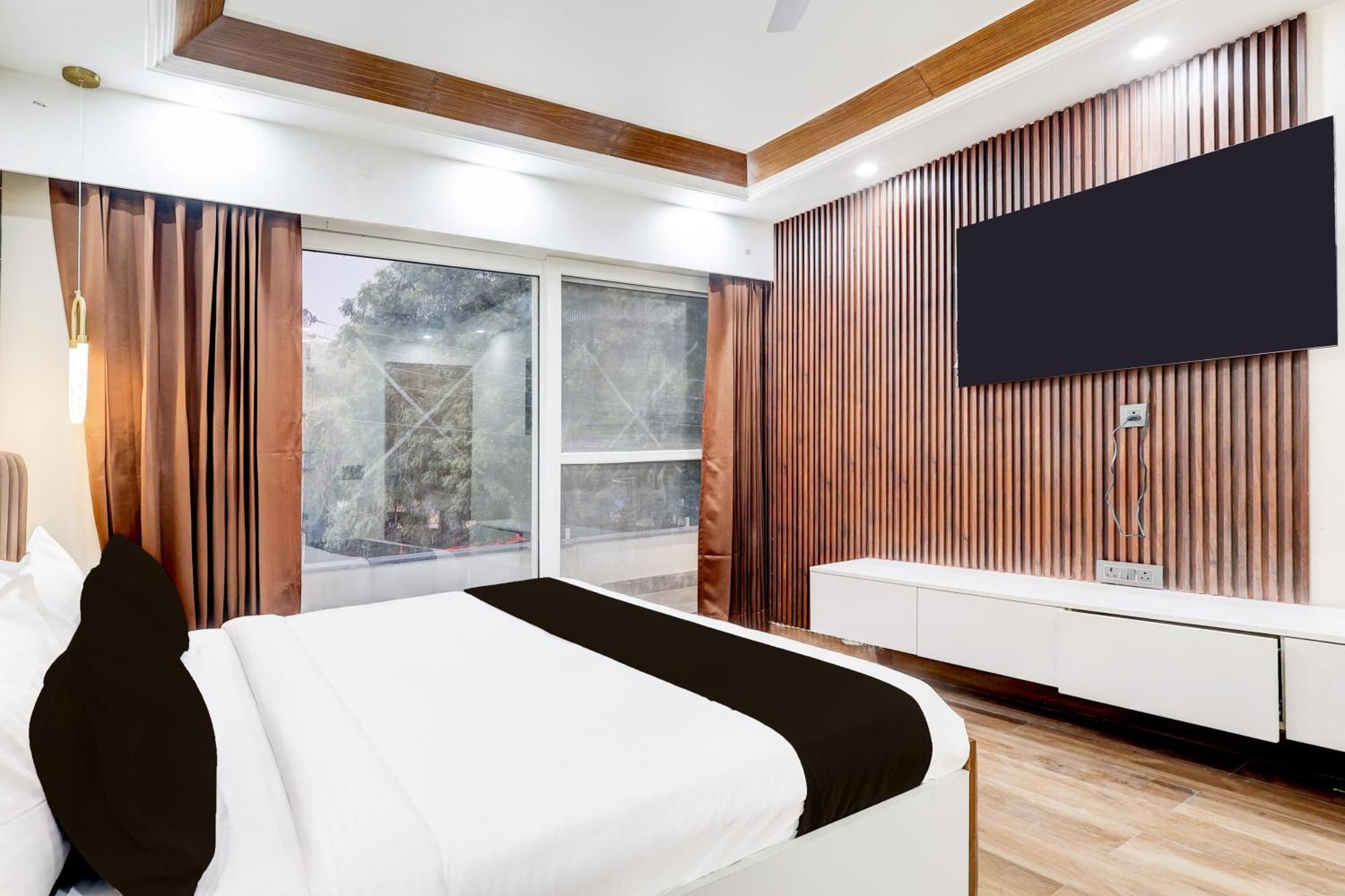 Super Hotel O Sector 43 Гургаон Экстерьер фото